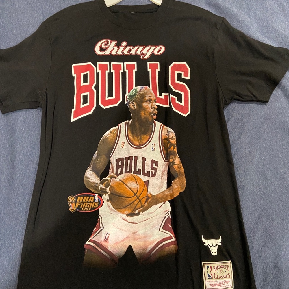 S/S Mitchell and Ness Bulls/Rodman tee